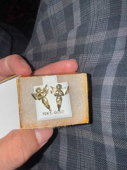 Gold 10k earrings