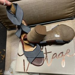 Crown vintage women’s size 7 1/2 high heel sandal