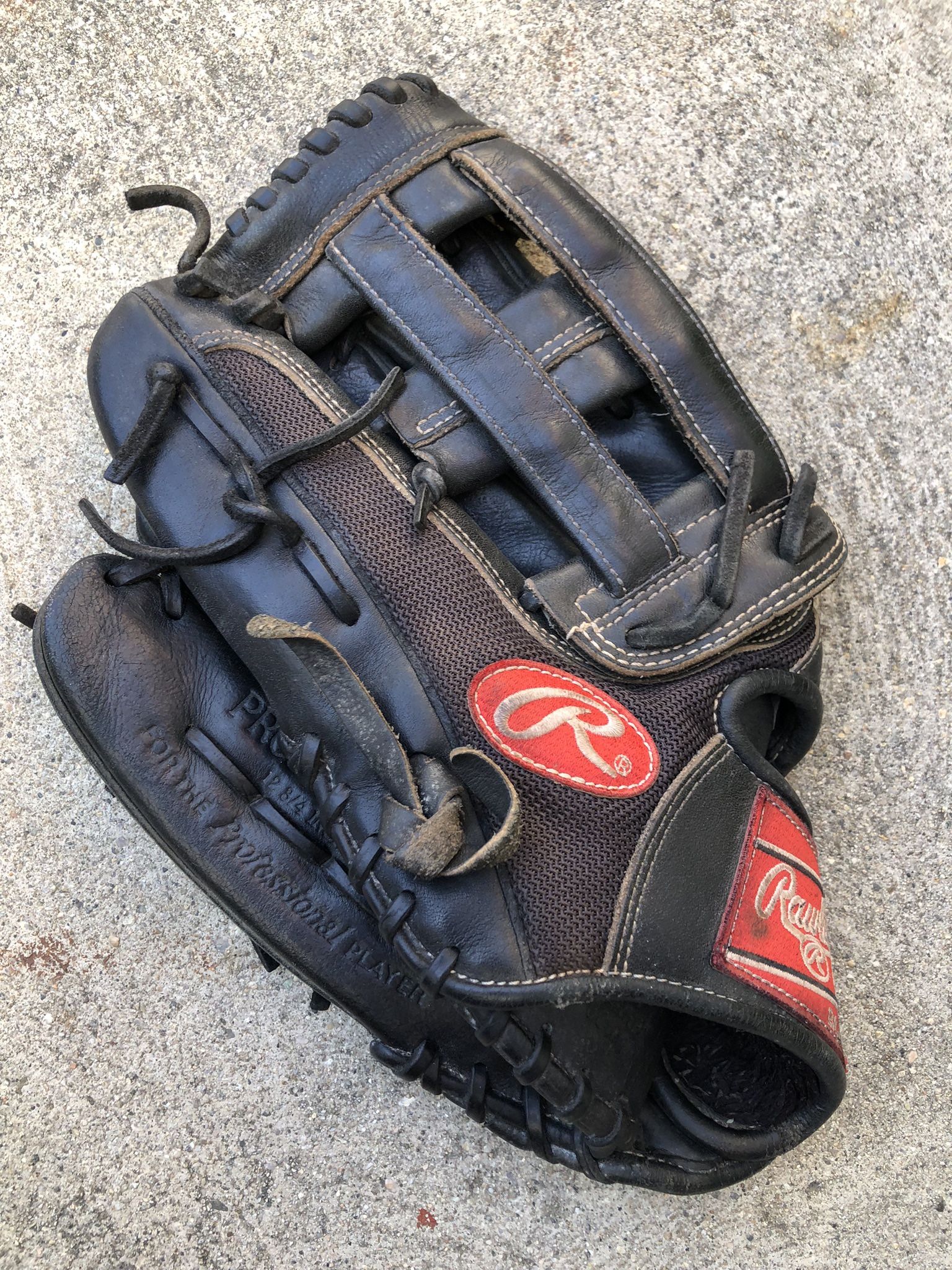 Rawlings Heart Of The Hide Lefty Baseball Glove In Good Condition Sz 12 3/4” Have More Baseball And Softball Equipment available $80 Firm