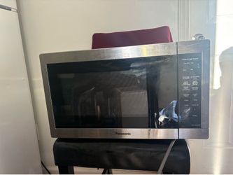 Microwave! Practically NEW!