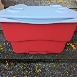 Rubbermaid Cooler