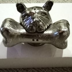 Vintage Salt And Pepper Shakers 