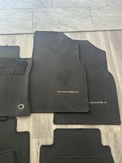 2 sets de Tapetes originales para un Toyota Camry del 20 19 en adelante