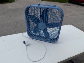 Lasko Cool Colors Baby Blue 20” Box Fan! Like new!