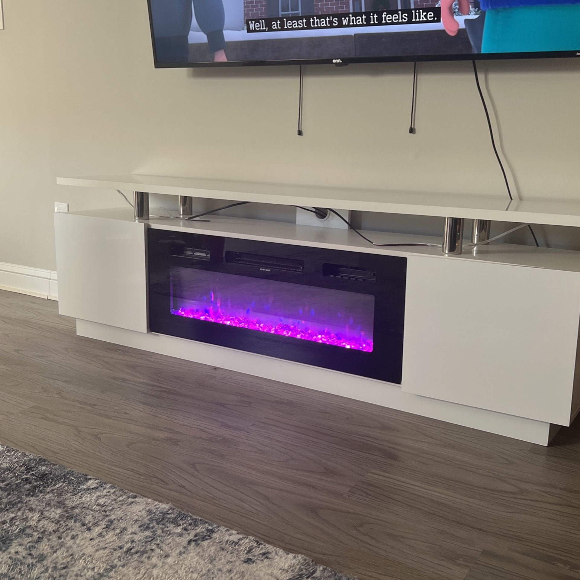 Tv Stand w/fireplace 