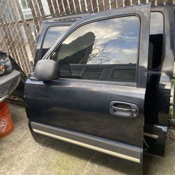 2006 Chevy Silverado Ext Cab Part Out 