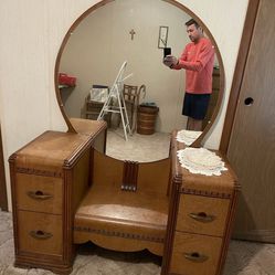 Antique Mirrored Dresser / Night Stand 