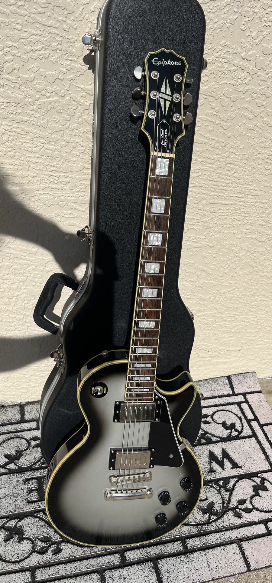 Epiphone, Les Paul Custom With Case