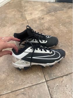 Nike cleats vapor size 4