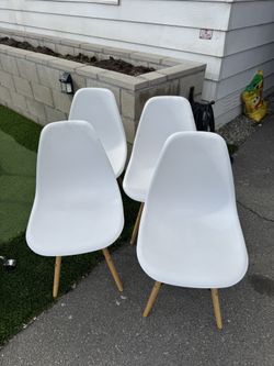Set Of 4 Chairs