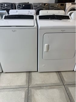 Whirlpool cabrio washer and gas dryer set