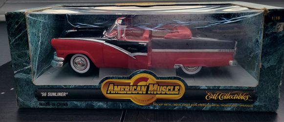 Ertl American Muscle '56 Ford Sunliner 1:18 Die-Cast