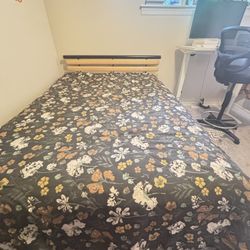 Full Size Metal And Wood Bed Frame 