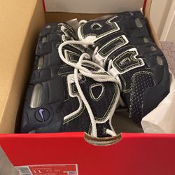 SWDC W Air More Uptempo 