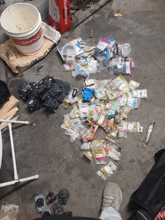 Breakers, Fittings, Electrical Plugs 