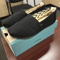 Tom’s Shoes Size 5