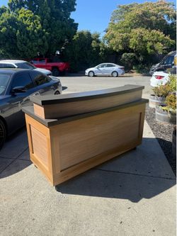 Bar on wheels