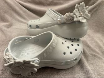 NWT No box Crocs Classic Platform Bouquet Clog Moonlight White Womens Size 9W 211292-1NK