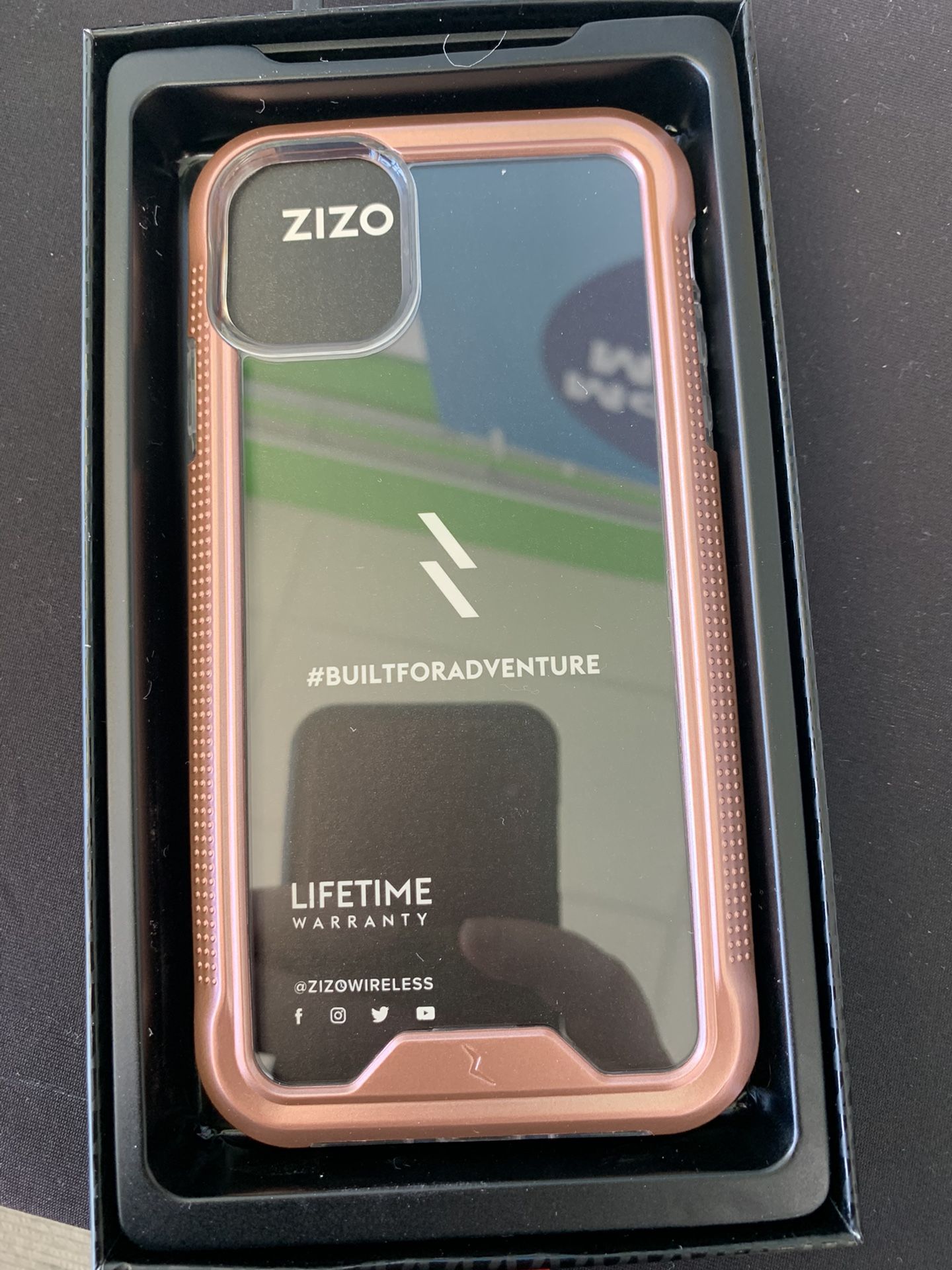 iPhone 11 Rose Gold Case With Screen Protecter 