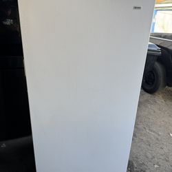 Freezer 28 Inches 