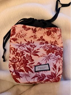 Makeup pouch
