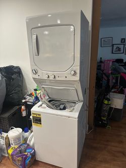 GE Washer Dryer GUD24ESSMWW