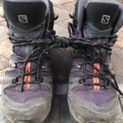 Salomon Ladies Hiking Boots Size 6 Gore Tex Great Shape 