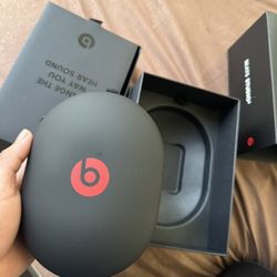 Beats Studio³ Wireless Noise Cancelling Headphones - Matte Black 