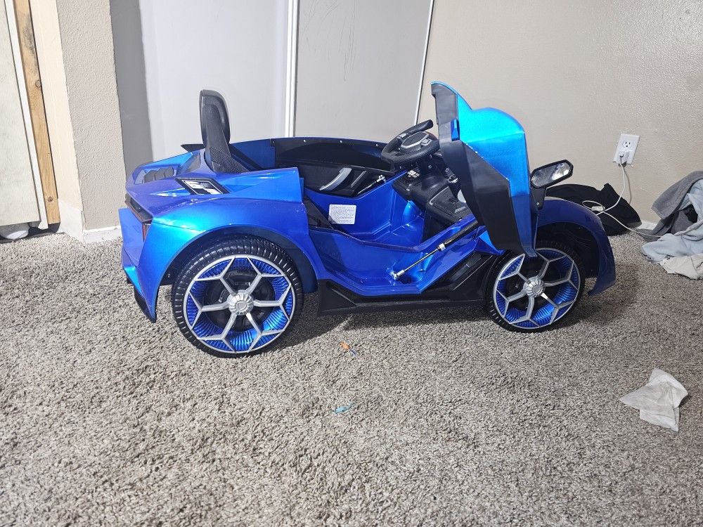 Lo Vendo Por Que Ya No Lo Utiliso Mi Hijo  Solo 2 Veses Lo Uso Y Lo Tengo Aguardado Esta Como Nuevo Precio Negosiable Tiene Su Contro Y Su Caragador