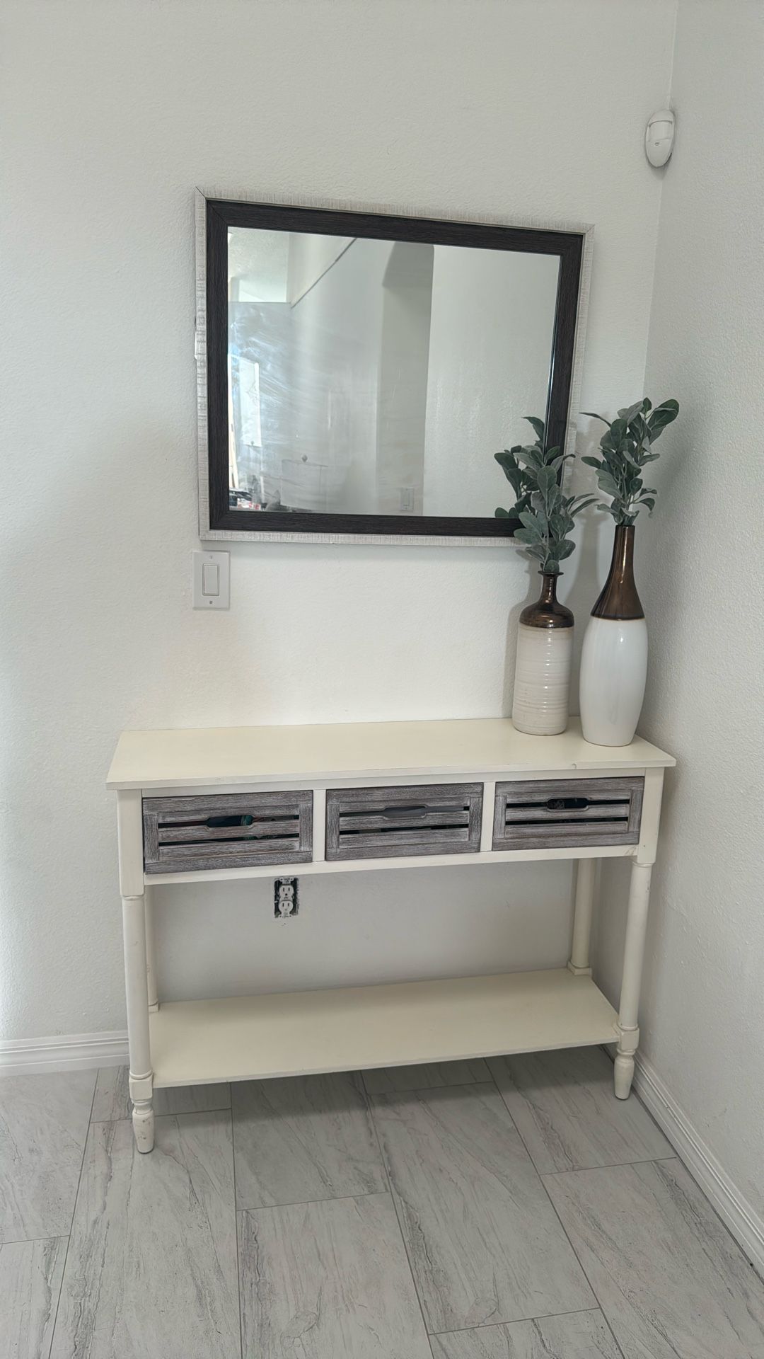 Entryway Table With Mirror
