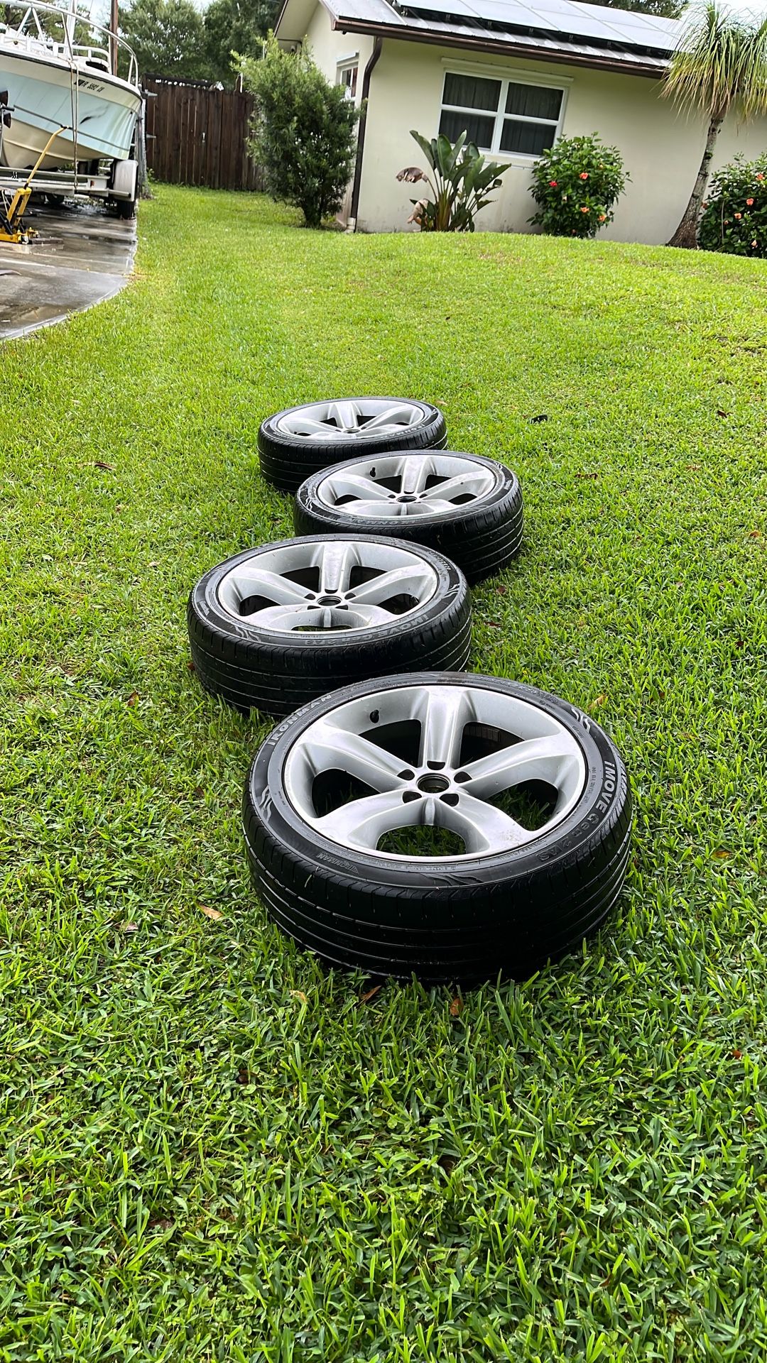 Dodge Rt five lug rims and tire tires