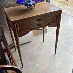 SEWING MACHINE TABLE