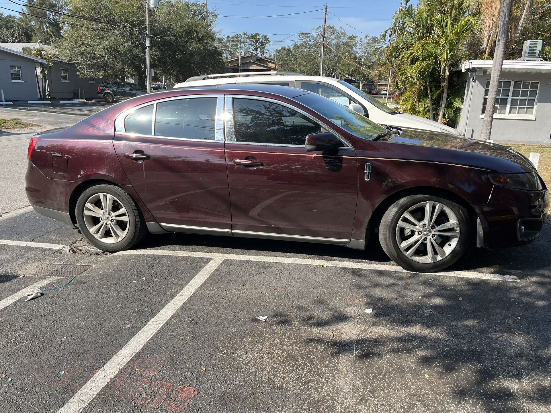 2011 Lincoln MKS