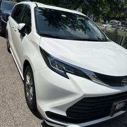 Toyota Sienna 2021 Le Hybrid  2 Keys Clean Title 30.903 Miles White Color 2.5l 14  4 Cylinder,