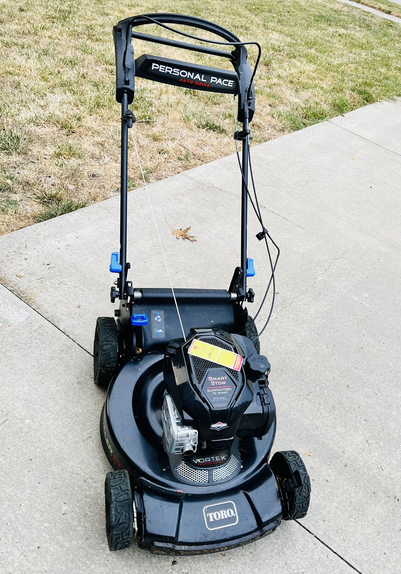 Toro recycler max with smart stow, 22 inch. Gas self propelled. 163 cc Briggs and Stratton engine.