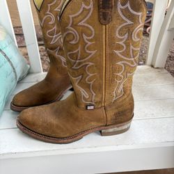 Double H Round Toe Size 11 