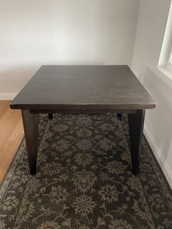 West Elm Expandable Dining Table, Seats 4-8 ppl