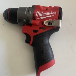 Milwaukee M12 Fuel