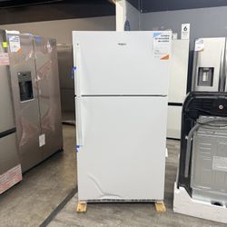 🎈Whirlpool White Top Freezer Refrigerator 🎈