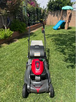 Honda HRX 217 HYA Self propelled lawnmower