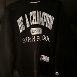 supreme champion crewneck size small