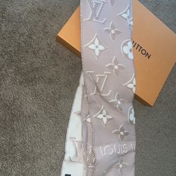 Louis Vuitton Hat + Scarf for Sale in Lawrenceville, GA - OfferUp
