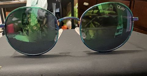 Quay Mod Star Sunglasses
