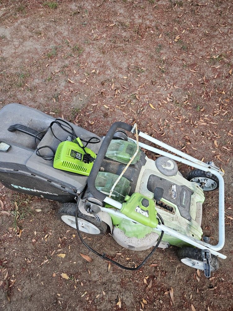 Greenworks Mower with Battery and Charger