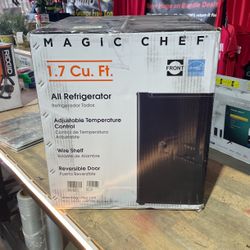 Magic Chef Mini Fridge In Black 