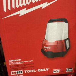 Milwaukee New Light 18M