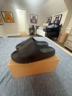 Yeezy Slide Onyx Size 13 w/ Box – Excellent Condition