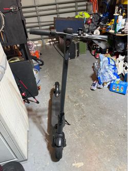 E scooter CHECK DESCRPTION FOR PARTS OR REPAIR
