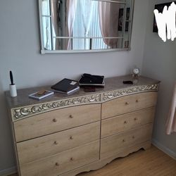 Bedroom Dresser + Mirror - Excellent Condition! BOTH FOR $175
