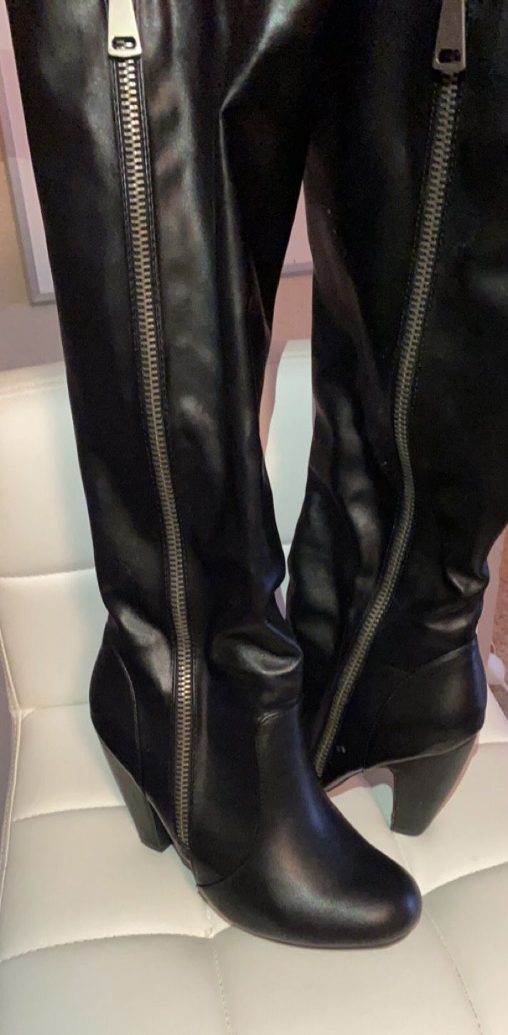 Black Heel Boots To The Knee
